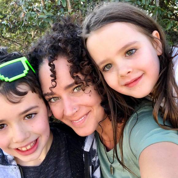 Meet your Posher, Julie - Picture 1 of 1